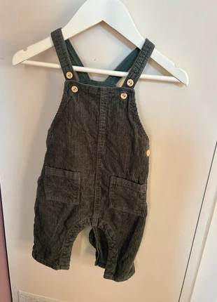 Tuinbroekje corduroy, marque: H&M, état: Très bon état, taille: 6-9 mois / 68 cm, 3,00 €, 3,85 € Protection acheteurs incluse