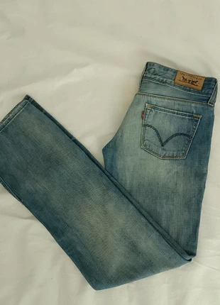 Jeans Levi's 570 vintage 00s straight fit 💯% coton, marque: Levi's, état: Très bon état, taille: M / 38 / 10, 22,00 €, 23,80 € Protection acheteurs incluse