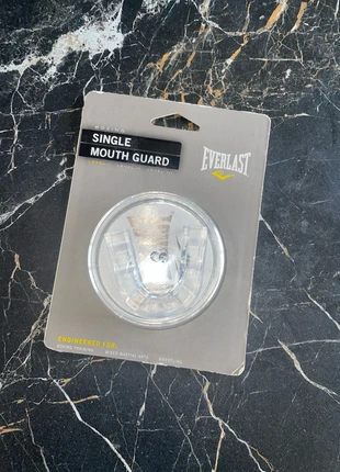 Protège dent everlast, brand: Everlast, condizioni: Nuovo con cartellino, taglia: Taglia unica, €10.00, €11.20 include la Protezione acquisti Pro