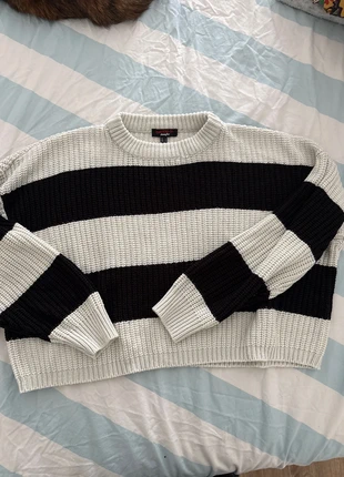 Pull rayé noir et blanc, marca: Jennyfer, estado: Muito bom, tamanho: S / 36 / 8, €2.00, €2.80 inclui Proteção do Comprador