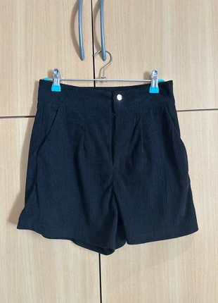 Short noir en velours S, état: Neuf sans étiquette, taille: S / 36 / 8, 4,00 €, 4,90 € Protection acheteurs incluse