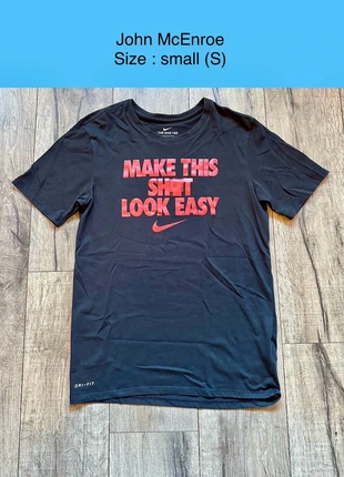 T-shirt de sport et de tennis - Nike - John McEnroe - taille S, merk: Nike, staat: Heel goed, maat: S, € 29,99, € 32,19 inclusief Kopersbescherming Pro