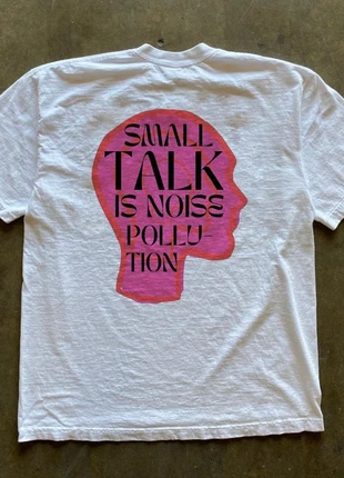 Small Talk Is Noise Pollution Graphic Tee – Bold Statement, marca: Local, estado: Muito bom, tamanho: M, €25.00, €26.95 inclui Proteção do Comprador