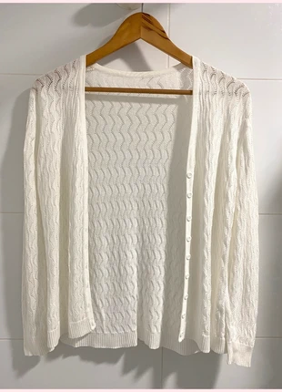 Cárdigan blanco de punto calado ligero talla S - elegante y versatil, merk: Local, staat: Nieuw zonder prijskaartje, maat: S / 36 / 8, € 8,00, € 9,10 inclusief Kopersbescherming
