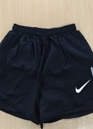 Short de running Nike - Noir - Taille M, marque: Nike, état: Neuf sans étiquette, taille: M, 15,00 €, 16,45 € Protection acheteurs incluse