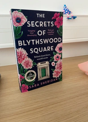 The Secrets of Blythswood Square (Sara Sheridan), état: Neuf sans étiquette, 6,00 €, 7,00 € Protection acheteurs incluse