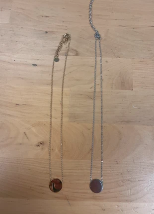 Collier  médaille acier inoxydable, marque: Satine, état: Neuf avec étiquette, 12,00 €, 13,30 € Protection acheteurs incluse