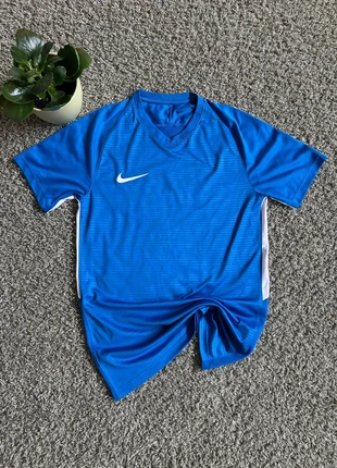 Blaues Nike T-shirt, in der Größe, marke: Nike, zustand: Sehr gut, größe: S, 11,99 €, 13,29 € inklusive Vinted-Käuferschutz