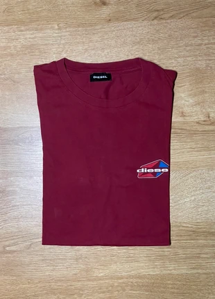 Tee shirt Diesel rouge bordeaux taille S, marque: Diesel, état: Très bon état, taille: S, 10,00 €, 11,20 € Protection acheteurs incluse
