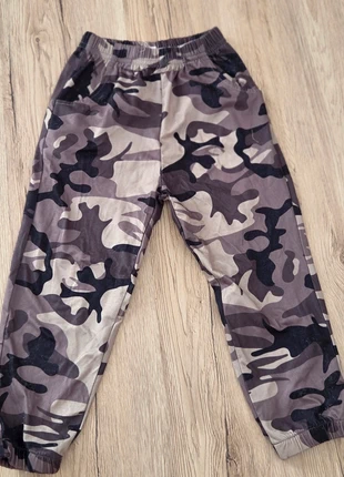 Pantalon camouflage, marque: Inconnu, état: Très bon état, taille: 24-36 mois / 92 cm, 1,50 €, 2,28 € Protection acheteurs incluse