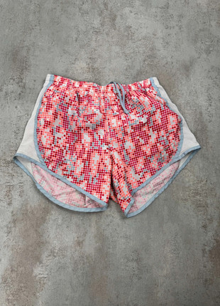 Short Nike vintage rose taille XL Femme, marque: Nike, état: Très bon état, taille: XL / 42 / 14, 5,00 €, 5,95 € Protection acheteurs incluse