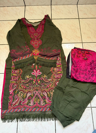 Sana safinaz size medium, marque: SANA SAFINAZ, état: Bon état, taille: M / 38 / 10, 15,00 €, 16,45 € Protection acheteurs incluse