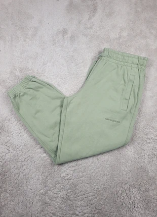 Jogging de sport Oversize pour Femme New Balance Vert Kaki - Taille S, marque: New Balance, état: Très bon état, taille: S / 36 / 8, 26,00 €, 28,00 € Protection acheteurs incluse