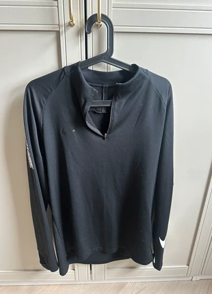 Nike sport shirt lange mouwen maat M, marca: Nike, estado: Muy bueno, tamaño: M / 38 / 10, 10,00 €, 11,20 € Protección al comprador incluida