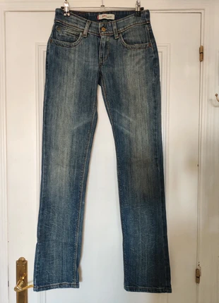 Pantalón vaquero Levi’s mujer slim fit talla 27x32, marca: Levi's, estado: Muy bueno, tamaño: XS / 34 / 6, 12,00 €, 13,30 € Protección al comprador incluida