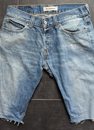 The vintage Y2K Levi's short, marca: Carhartt, estado: Muito bom, tamanho: PT 40 | W30, €25.00, €26.95 inclui Proteção do Comprador Pro