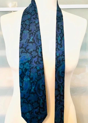 Cravatta bellissima vintage, brand: Vintage Love, condizioni: Ottime, €5.00, €5.95 include la Protezione acquisti