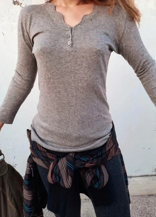 Maglioncino sagomato scollatura a V con bordo smerlato, marca: Vintage Dressing, estado: Nuevo sin etiquetas, tamaño: S / 36 / 8, 5,00 €, 5,95 € Protección al comprador incluida