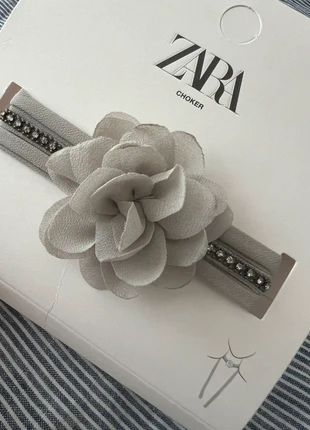 Romantische Choker-Halskette mit Blume & funkelnden Steinen | Y2K Vintage Chic, merk: Zara, staat: Nieuw met prijskaartje, € 7,00, € 8,05 inclusief Kopersbescherming