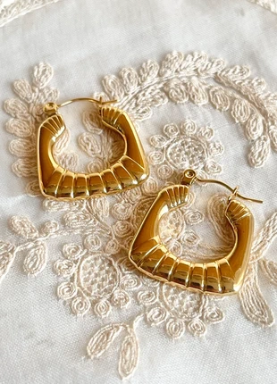 Jolies Petites boucles d’oreille créoles dorées carré arrondi, brand: acier inoxydable, condition: Very good, €12.90, €14.25 includes Buyer Protection Pro