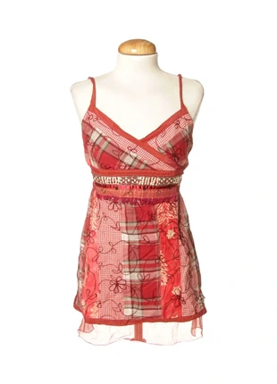 red punk y2k vintage edgy unique tank top, brand: Vintage Dressing, condizioni: Ottime, taglia: M / IT 42 / EU 38, €26.00, €28.00 include la Protezione acquisti