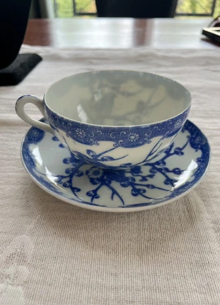 Tasse et soucoupe antique en porcelaine japonais ., marke: Japonais, zustand: Sehr gut, 12,00 €, 13,30 € inklusive Vinted-Käuferschutz