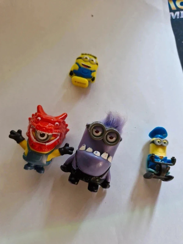 Lot de 4 figurines minions - photo numéro 4