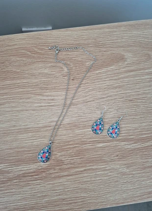 Ensemble collier et boucles d'oreilles multicolore style bohème neuf, marke: Boutique indépendante, zustand: Neu, 8,00 €, 9,10 € inklusive Vinted-Käuferschutz