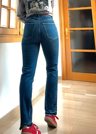 Pantalón vaquero straight fit. Zara. Jean coupe droite, marca: Zara, estado: Muy bueno, tamaño: S / 36 / 8, 9,00 €, 10,15 € Protección al comprador incluida