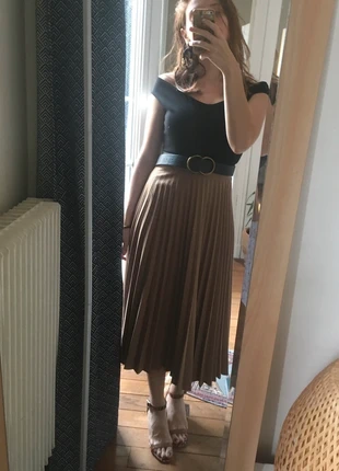 Jupe plissée camel, brand: Stradivarius, condition: Very good, size: XS / 34 / 6, €9.00, €10.15 includes Buyer Protection