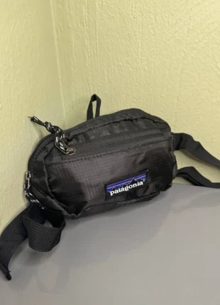 Sacoche Patagonia noire neuve - format 20x14 cm, marque: Patagonia, état: Très bon état, 17,00 €, 18,55 € Protection acheteurs incluse