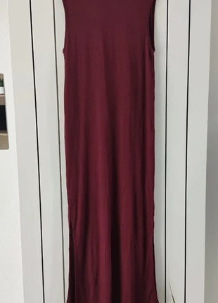 Abito midi bordeaux con spacchi laterali XS H&M, marke: H&M, zustand: Sehr gut, größe: XS / 34 / 6, 8,00 €, 9,10 € inklusive Vinted-Käuferschutz