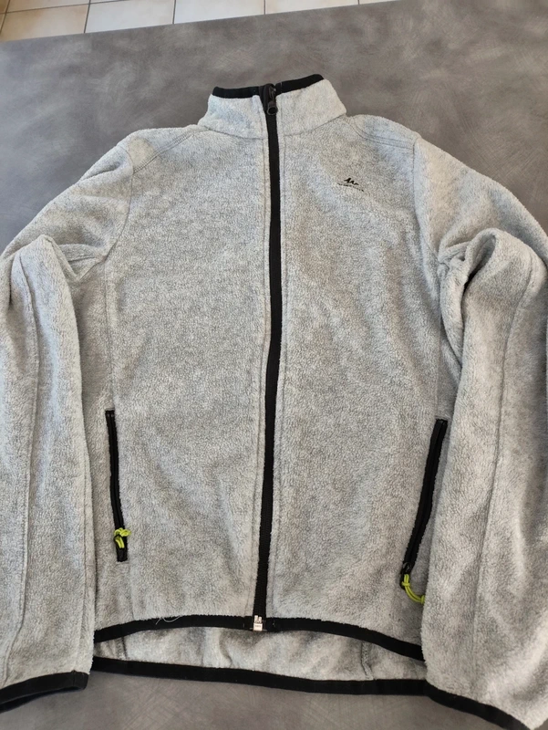 Polaire grise Decathlon 12/13 ans
