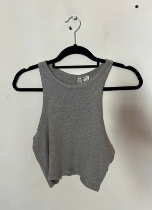 Mignon crop top débardeur gris H&M - Taille L, marke: H&M, zustand: Sehr gut, größe: L / 40 / 12, 2,00 €, 2,80 € inklusive Vinted-Käuferschutz