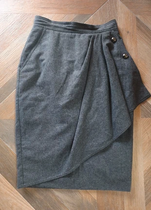 Jupe grise portefeuille Max Mara taille 36, marque: Max Mara, état: Très bon état, taille: S / 36 / 8, 120,00 €, 126,70 € Protection acheteurs incluse