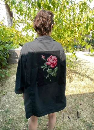 Chemise longue noire avec canevas rose rouge fond noir, brand: Paille en fleurs, condition: Very good, size: L / 40 / 12, €39.00, €41.65 includes Buyer Protection