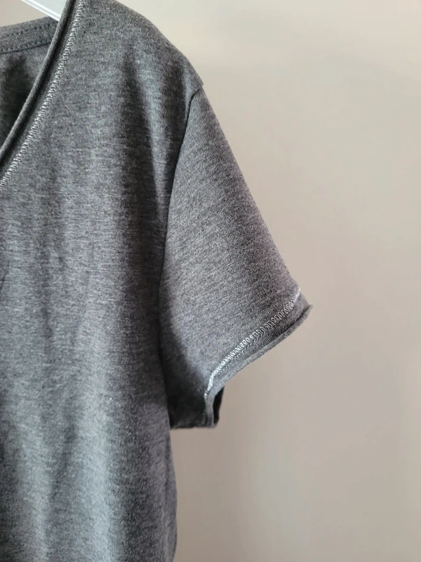 T-shirt gris taille L - photo numéro 4