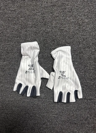 Zyclist aero wielerhandschoenen maat L, merk: Aero, staat: Nieuw zonder prijskaartje, maat: L, € 25,00, € 26,95 inclusief Kopersbescherming Pro