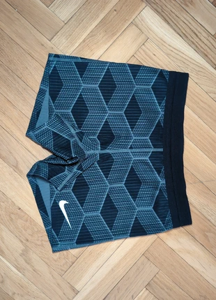 Short Nike Aeroswift femme running team Kenya taille S comme neuf, brand: Nike, condition: Very good, size: S / 36 / 8, €53.00, €56.35 includes Buyer Protection