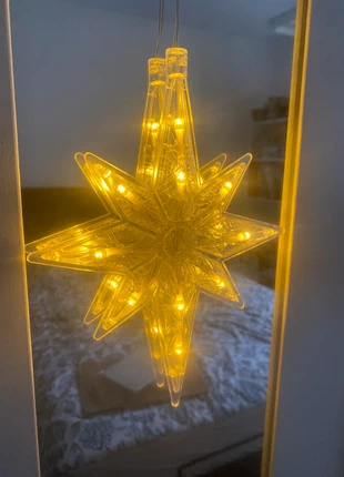 2 Stück, Fensterdeko Polaris Saugnapf-Lichterkette Batteriebetrieben 22.5x17 cm, staat: Heel goed, € 7,00, € 8,05 inclusief Kopersbescherming