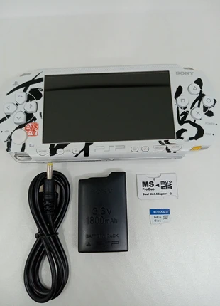 PSP 1000 Custom, marque: Sony, état: Très bon état, 110,00 €, 116,20 € Protection acheteurs incluse
