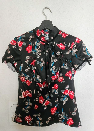 Top japonisant floral manches courtes decollete coeur S/36 Hell bunny, brand: Hell Bunny, condizioni: Nuovo senza cartellino, taglia: S / IT 40 / EU 36, €15.00, €16.45 include la Protezione acquisti