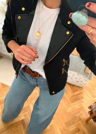 Cazadora estilo biker negra y dorada Lefties – Talla S, marca: Lefties, estado: Bueno, tamaño: S / 36 / 8, 13,00 €, 14,35 € Protección al comprador incluida