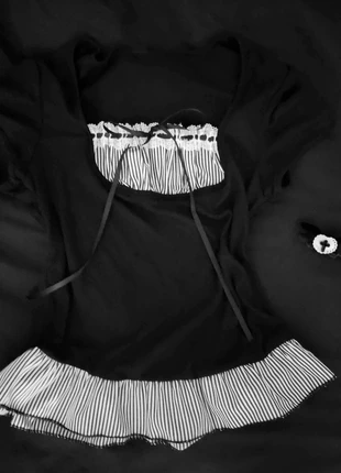 Tshirt blouse noir et blanc laçage dentelle rayé, marque: Boutique indépendante, état: Neuf sans étiquette, taille: S / 36 / 8, 22,99 €, 24,84 € Protection acheteurs incluse