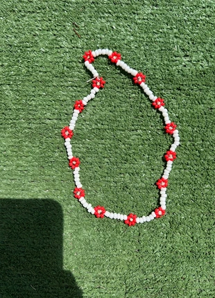 Collanina con fiori rossi, brand: Mano, condizioni: Nuovo con cartellino, €2.30, €3.12 include la Protezione acquisti