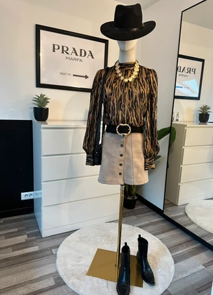 Ensemble blouse H&M S + jupe suédine Zara M, brand: Zara, condizioni: Ottime, taglia: M / IT 42 / EU 38, €18.00, €19.60 include la Protezione acquisti Pro