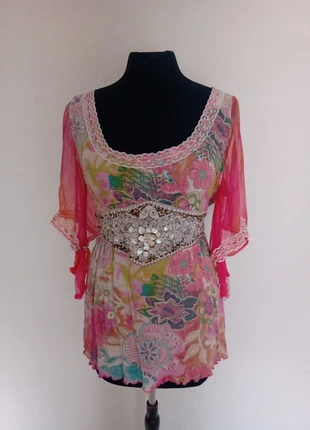 Top met bloemenprint en taille versiering maat M Aftershock, merk: Aftershock, staat: Heel goed, maat: M / 38 / 10, € 25,00, € 26,95 inclusief Kopersbescherming