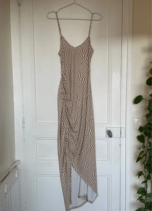 Drapery dress with Leo / Giraffe print, marca: Bershka, estado: Muy bueno, tamaño: M / 38 / 10, 9,00 €, 10,15 € Protección al comprador incluida