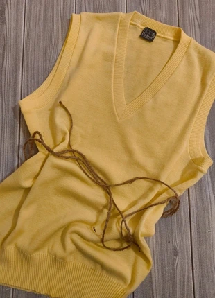 Gilet giallo 🌻 Liabel autentico Vintage 50% lana., brand: Made In Italy, condizioni: Ottime, taglia: S / IT 40 / EU 36, €13.00, €14.35 include la Protezione acquisti
