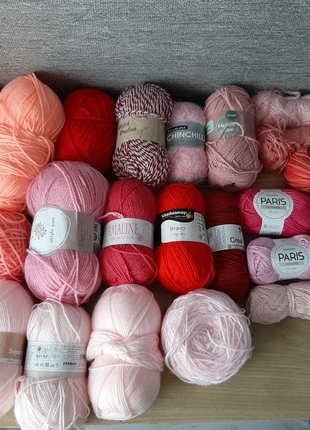 Restpartij roze en rood garen, brand: meerdere, condizioni: Buone, €10.00, €11.20 include la Protezione acquisti